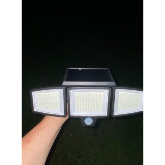 Solar Outdoor Lights 2500LM 210 LED Security Lights with Remote Control - Picture 1 of 2